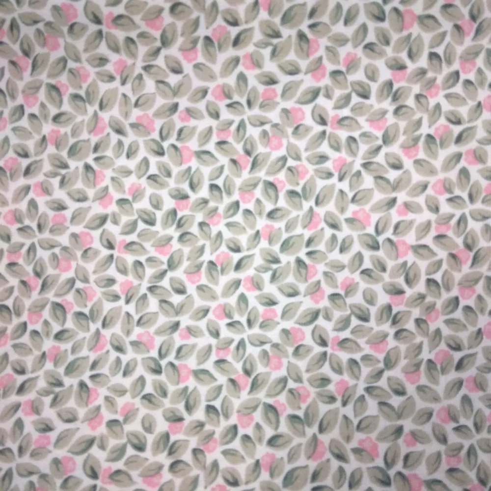 FABRIC VIP Forever Roses, Delicare Pink Rosebuds & Lt Sage Green Leaves On Cream
